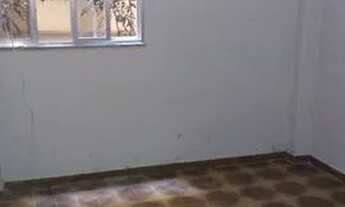 Imagem 3: Apartamento no térreo - Rua em frente ao Madureira Shopping