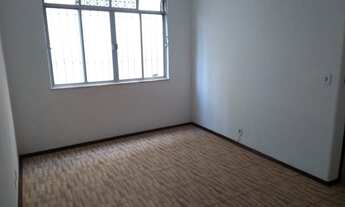 Imagem 3: Apartamento próximo do Centro todo reformado com sala, quarto, cozinha, banheiro e área