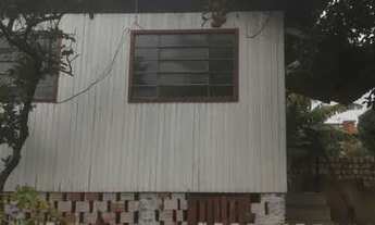 Imagem: Alugo casa simples de madeira no centro