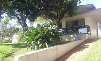 Imagem 2: Casa com amplo terreno