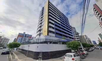 Imagem 2: Apto mobiliado na Ponta Verde, com varanda, 2 quartos sendo 1 suíte, próximo a praça Lions