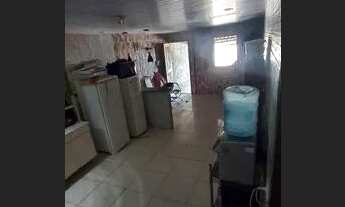 Imagem 2: Vendo casa com 4 quartos sendo três com suíte 85,000R