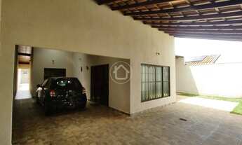 Imagem 5: CASA COM 3 DORMITORIOS E PISCINA