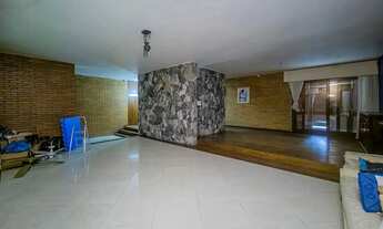 Imagem 6: Casa ampla de 5 dormitórios para venda ou aluguel no Centro de Pelotas, RS, com 574 m² úte