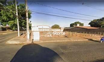 Imagem 5: Terreno contra esquina à venda, 300 m² por R$ 400.000 - Santa Mônica - Uberlândia/MG