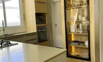 Imagem 3: Linda Casa Alto Padrão no Campeche. Mobiliada, amplas abertura, pé direito alto na sala e