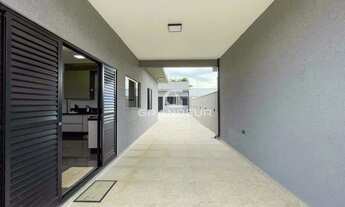 Imagem 5: Residência Semi-Nova com Piscina, Edícula e 2 Suítes a 350 Metros do Mar