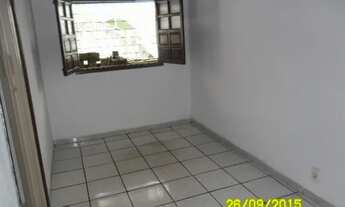 Imagem 4: Apartamento Duplex, 2/4 reversível para 3, em ótima localização, a 400m da praia de Itapuã
