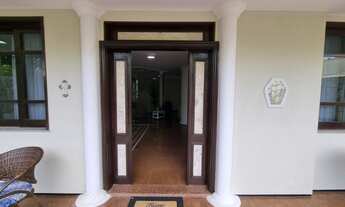 Imagem 3: Casa em frente ao parque do Cocó com 630 metros² de área construída e 1170 metros² de terr