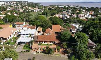 Imagem 6: Casa com 17 cômodos, 6 banheiros, e dezessete vagas para carros