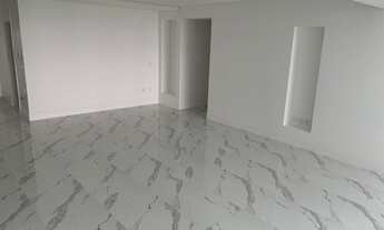 Imagem 3: Apartamento com 4 Suítes Edifício Marina Beach Towers no Centro em Balneário Camboriú