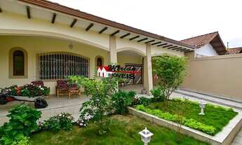 Imagem 2: Casa próximo a praia em bairro nobre