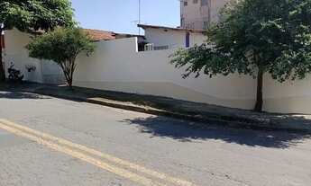 Imagem 4: Casa de Esquina Casa com 3 dormitórios