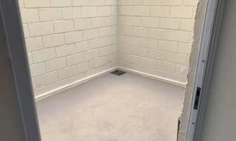 Imagem 3: VENDO APARTAMENTO TÉRREO COM 2/4, SALA, COZINHA E BANHEIRO COM BOX E CONDOMÍNIO COM ÁREA D