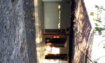 Imagem 2: Excelente casa em centro de terreno com piscina