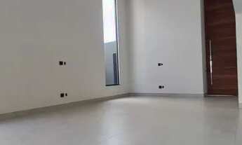 Imagem 2: Casa de condomínio térrea para venda com 226 metros quadrados com 4 quartos