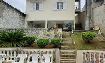 Imagem: Sobrado com 4 dormitórios a venda no bairro