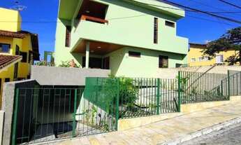 Imagem: Casa com piscina em condomínio no centro