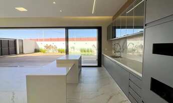 Imagem 2: Mansão de Alto Padrão à Venda no Condomínio Vale das Araras