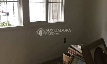 Imagem 6: Amplo apartamento de três quartos frente na Rua General Neto, desocupado