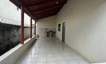 Imagem 3: Casa com Quintal Amplo e Varanda Coberta - Ótimo espaço