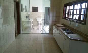 Imagem 3: Casa de condomínio térrea para venda tem 131 metros quadrados com 3 quartos