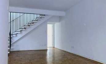 Imagem 2: Sobrado com quintal, três dormitórios, jardim e duas vagas de garagem. Próximo ao Clube Sí