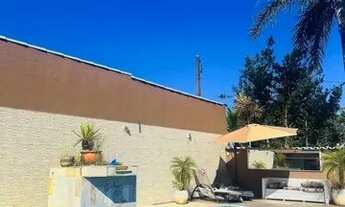 Imagem: Casa de praia com piscina em Itanhaem para