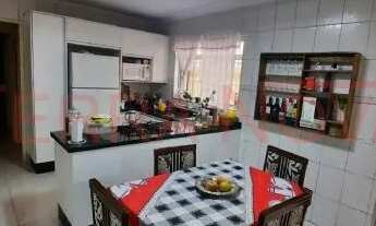 Imagem 3: Sobrado para aluguel e venda possui 200 metros quadrados com 4 quartos