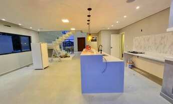 Imagem 9: Casa de esquina, com uma volumetria encantadora, são 4 vagas sendo 2 cobertas