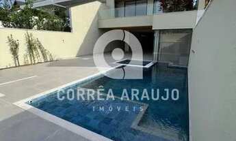 Imagem 2: Casa de condomínio para venda tem 420 metros quadrados com 4 quartos