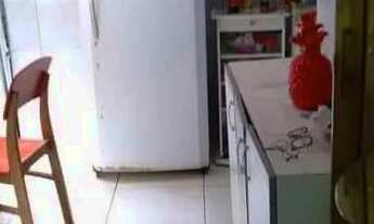 Imagem 7: REF: 1728 - Ótimo apartamento térreo de sala; Cozinha ampla com armários embuti