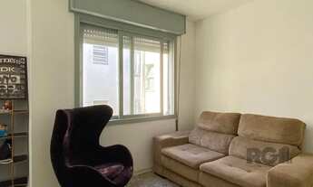 Imagem 2: Apartamento 2 dormitórios ensolarado, com vaga de garagem no Menino Deus