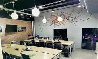 Imagem 6: Rua Oscar Freire junto ao Metrô Sumaré 1256 metros úteis três andares em vão livres lindo