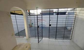 Imagem 3: Vende-se casa espaçosa em localização privilegiada!