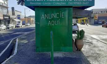 Imagem 7: Espaços para propagandas . Outdoor