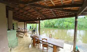 Imagem: Chácara com represa, piscina e córrego