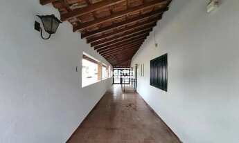 Imagem 2: Casa com 4 quartos sendo 1 suíte, disponível para locação no bairro Tocantins em Uberlândi