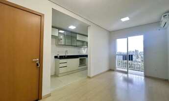 Imagem 2: Apartamento semimobiliado com 02 dormitórios, sacada e vista panorâmica