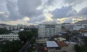 Imagem 7: Sala comercial em área nobre da Freguesia, andar alto, ótima luz natural e vista aberta
