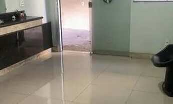 Imagem: Barracão, com 1 qto, sala, cozinha, área