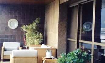 Imagem 2: Apartamento para aluguel possui 374 metros quadrados com 3 quartos em Lagoa - Rio de Janei