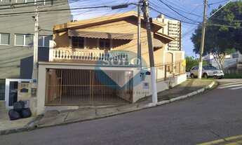 Imagem 2: Imóvel com duas Casas uma com 3 Dormitórios e Suite outra com 1 Dormitório