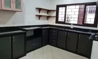 Imagem 5: PERMUTA) Sobrado a venda 04 quartos c/suíte, 04 vagas em Joinville SC