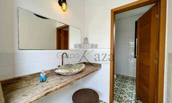 Imagem 6: Casa de condomínio para aluguel e venda tem 450 metros quadrados com 5 quartos