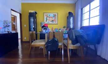 Imagem 4: Casa com 4 Quartos, 1 Suíte, Quintal e 3 Vagas no Bairro Jardim Leblon