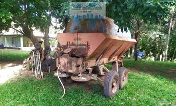 Imagem 6: Sítio de Porteira Fechada com Gado trator na beira do Rio Cuiaba