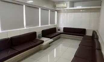 Imagem 4: Sala comercial a venda para consultório odontológico em casa amarela