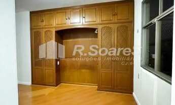 Imagem 4: Apartamento com 2 quartos sendo 1 suíte, dependências, garagem, em Freguesia