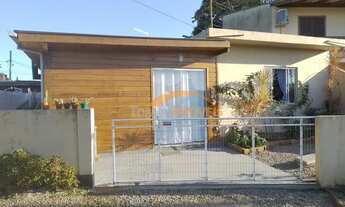 Imagem: Casa á venda em Imbituba, litoral de Santa